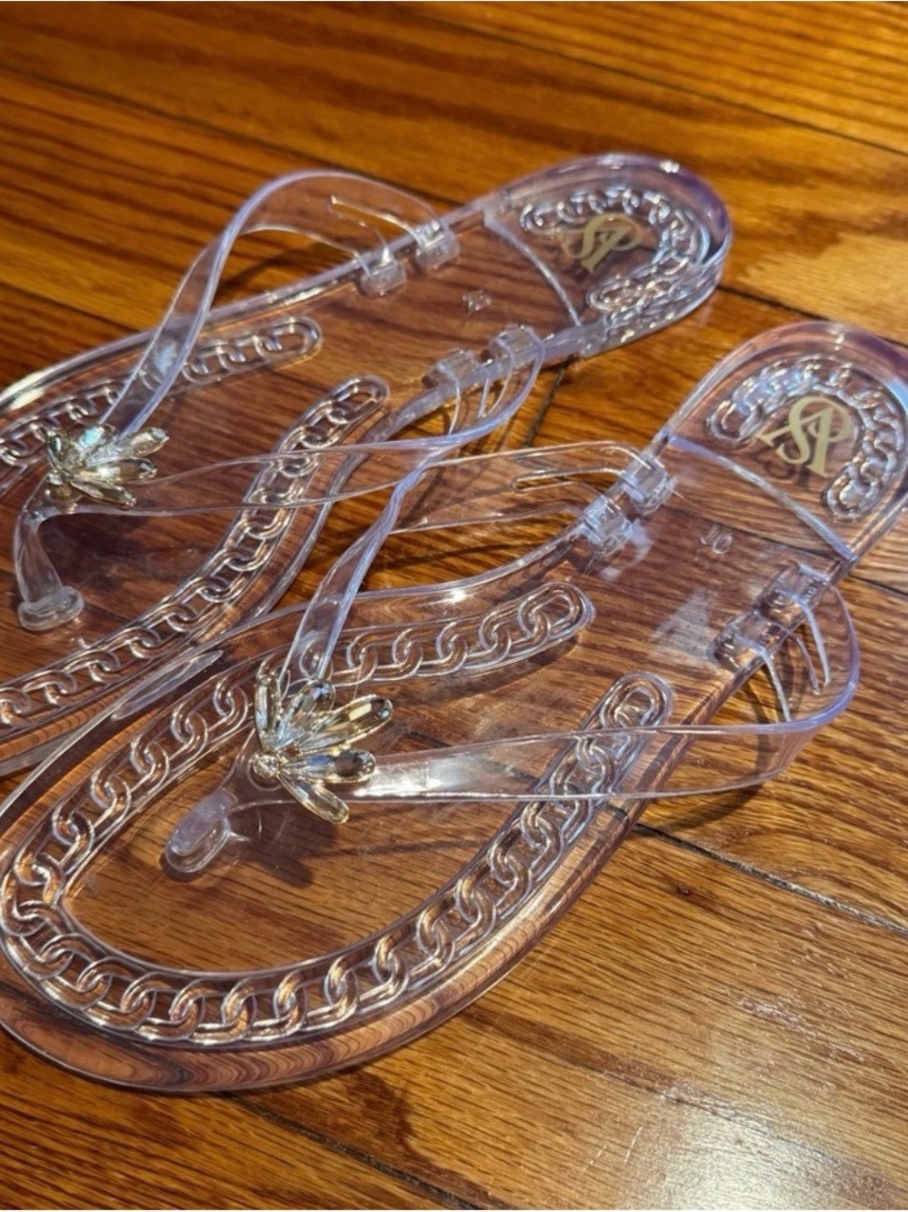 Victoria’s Secret Clear Jelly Sandals Gold Charm Size 10 NWOT Summer Beach Luxe - Picture 2 of 4